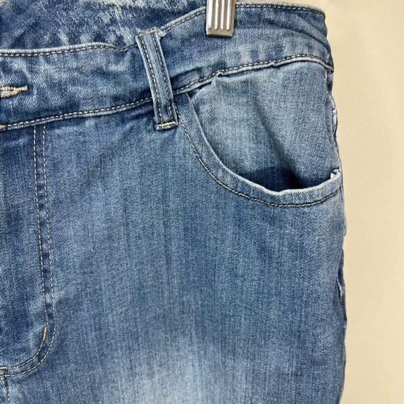 Pennington’s DC Embroidered High Rise Skinny Jeans Size 18 - Picture 3 of 11